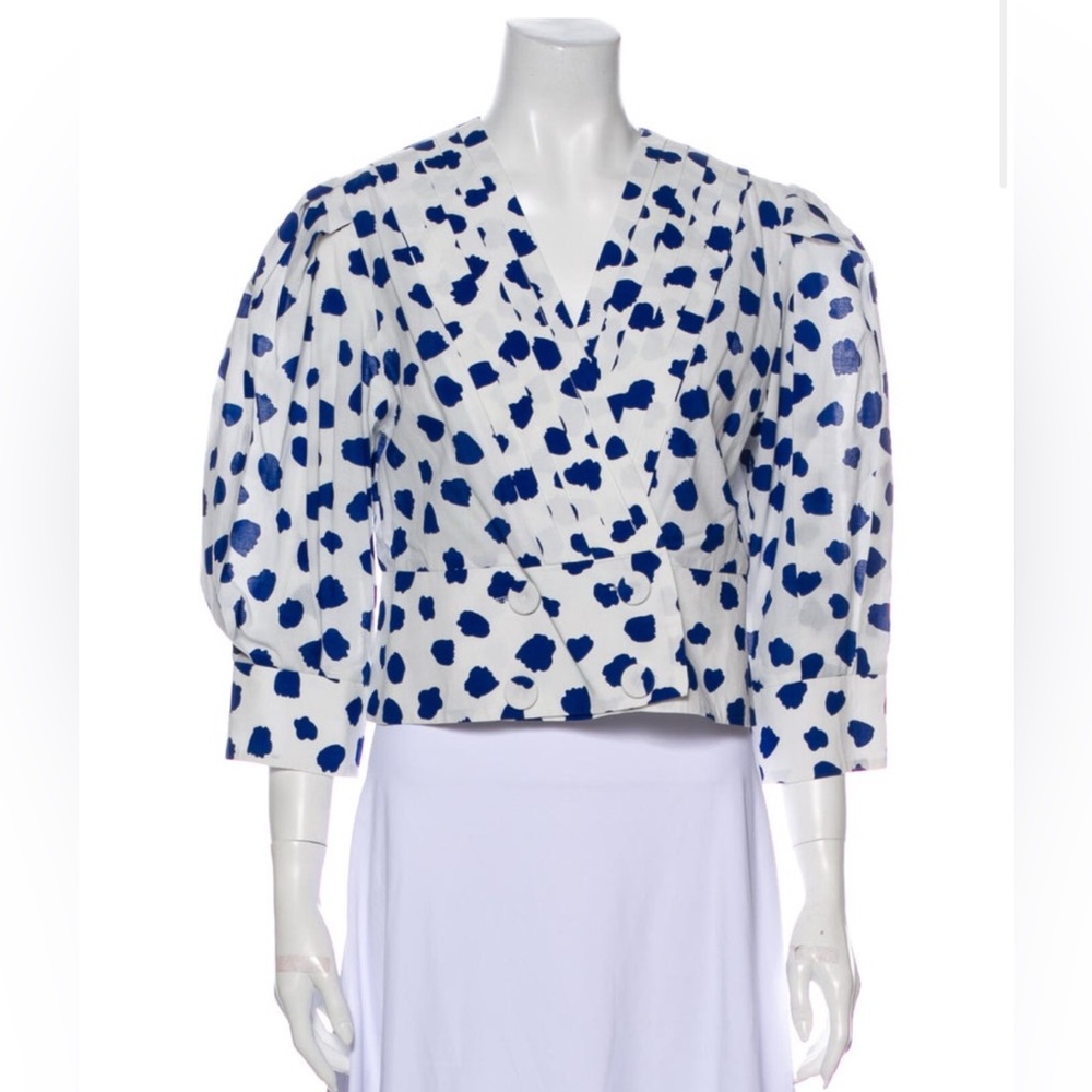 RIXO Printed V-Neck Crop Top in Blue and White